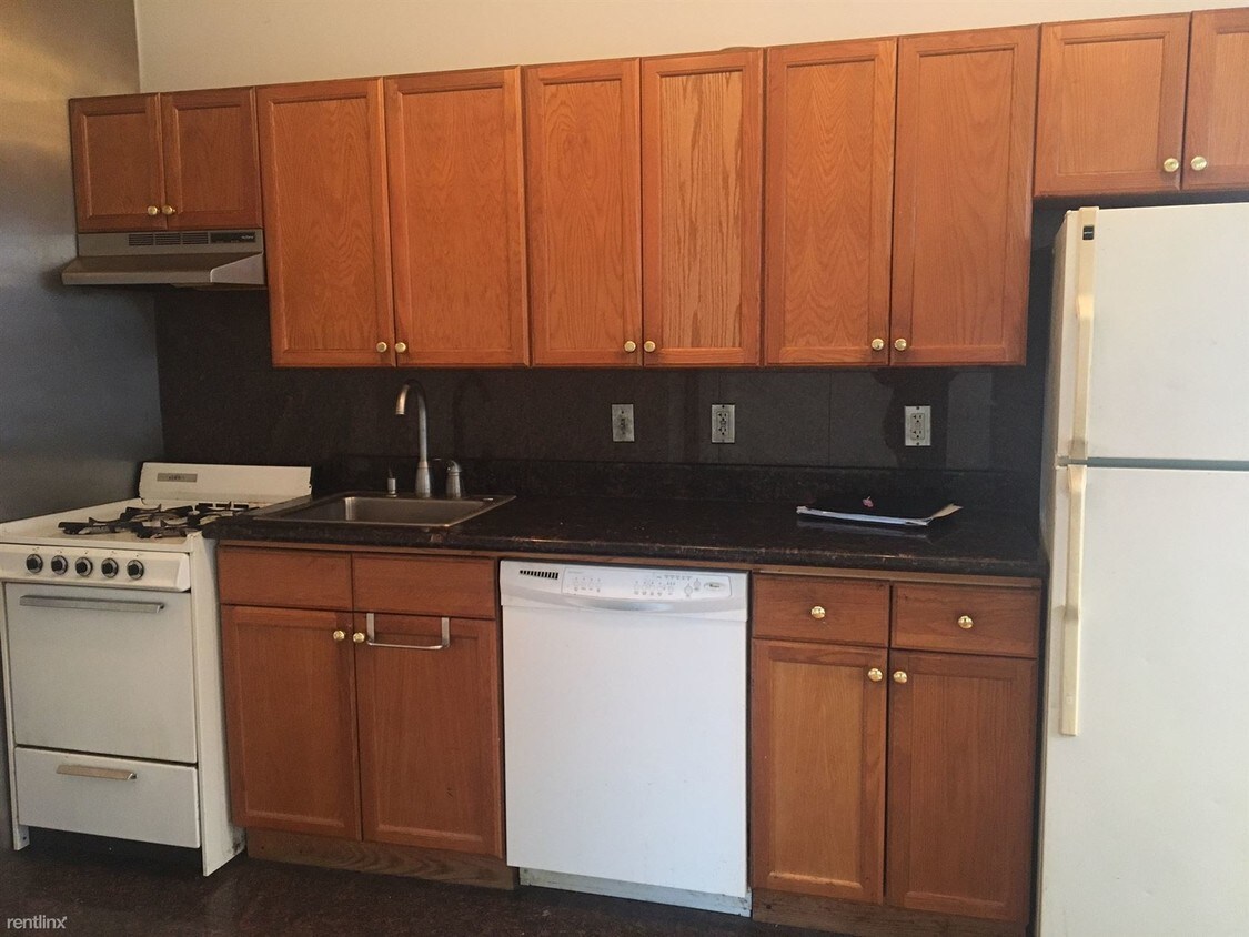 Primary Photo - 100 Warrenton St