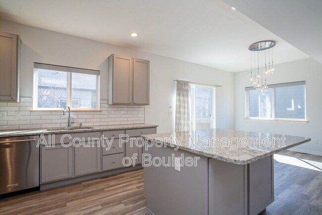 Foto del edificio - 1312 Country Ct