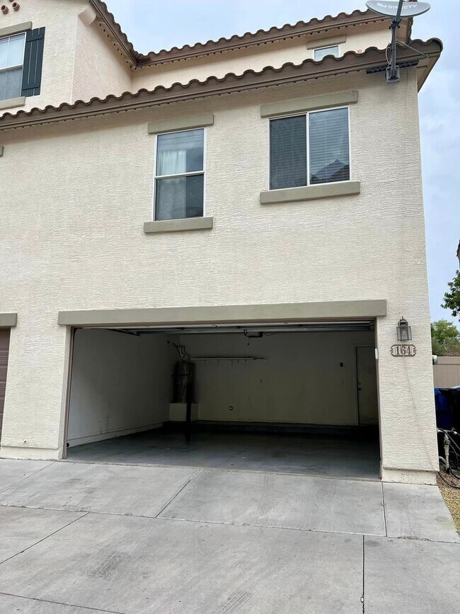 Building Photo - 3-bedroom by Downtown Gilbert