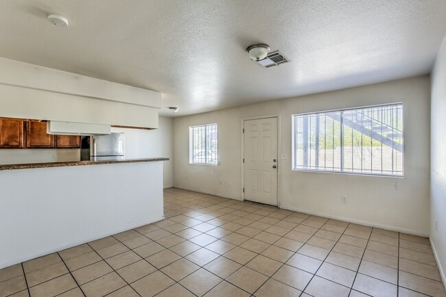 Foto del edificio - 3131 N Walnut Rd