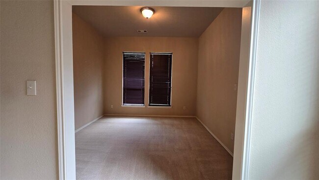 Foto del edificio - 2918 Hebert Trail Dr