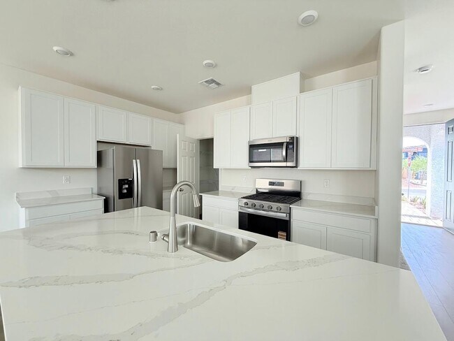 Foto del edificio - Beautiful BRAND NEW house