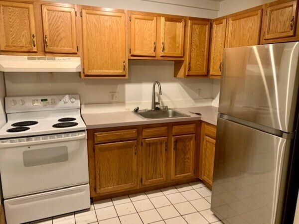 Foto del edificio - 93 E Brookline St