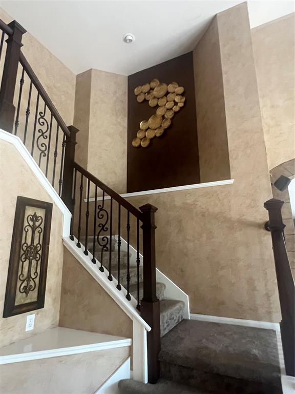 Building Photo - 5103 Summer Oak Dr
