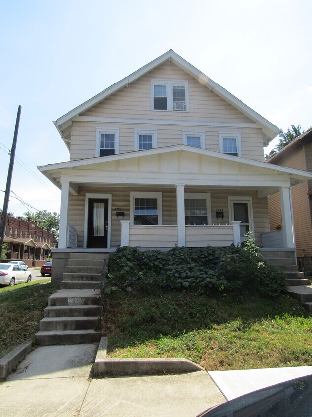 Foto principal - 2444 Deming Ave