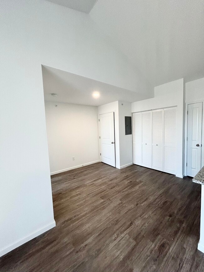 Building Photo - Sagamore Winds Apartments