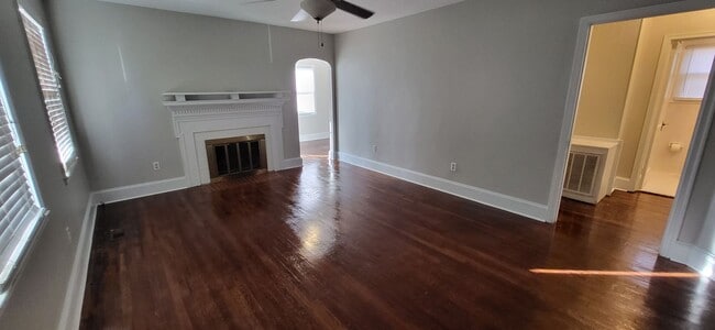 Building Photo - 2-Bedroom 1-Bath House