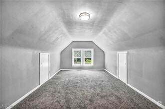 Building Photo - 754 Parkwood Dr