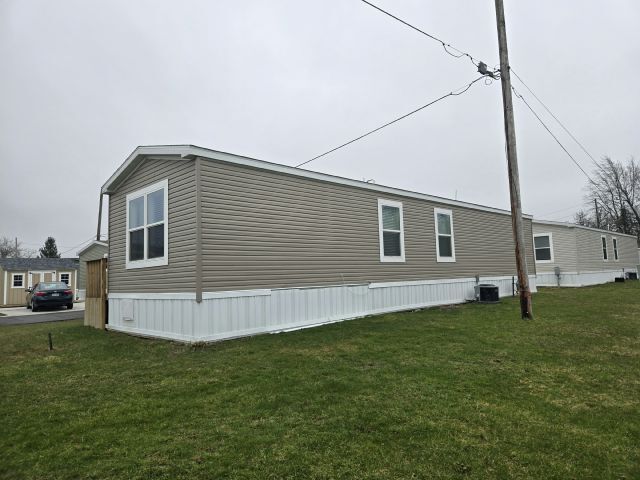 Building Photo - 1437 West Dr