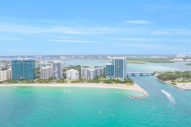Foto del edificio - 10275 Collins Ave
