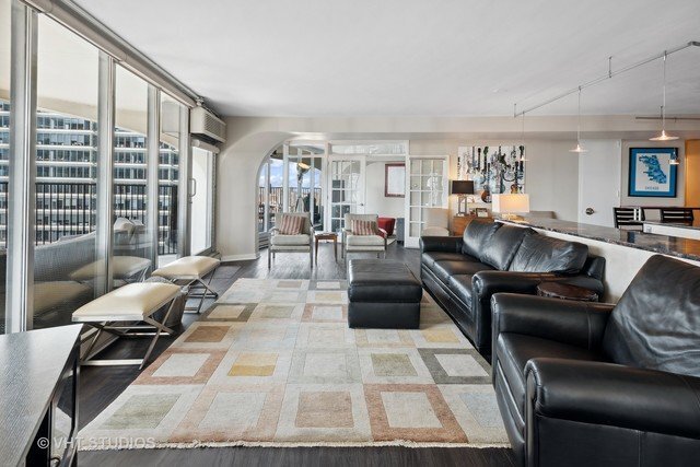 Building Photo - 3006 North State Street, Chicago, IL 60654...