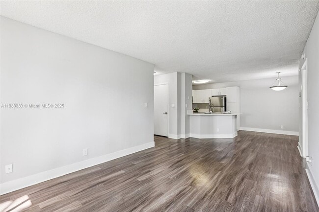 Foto del edificio - 4303 W Atlantic Blvd