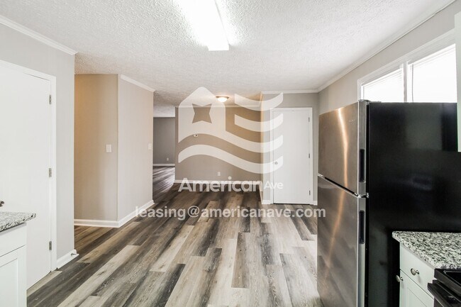 Foto del edificio - 1360 Forest Hill Rd