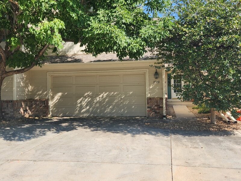 Primary Photo - 2708 Big Horn Cir