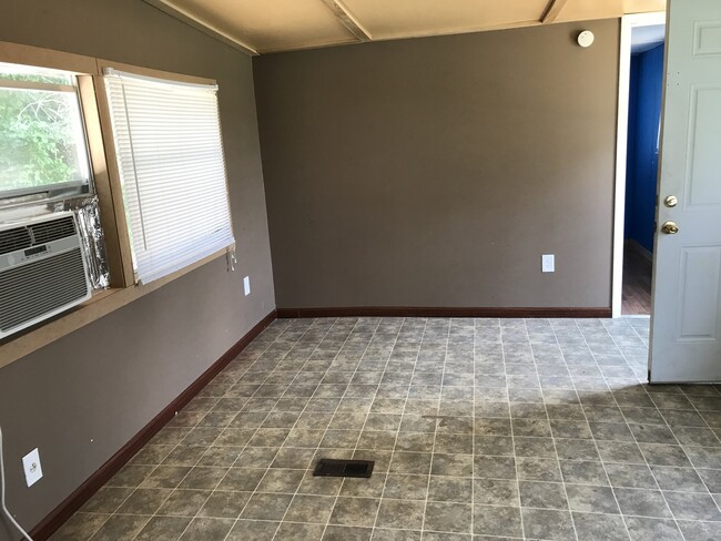 Building Photo - 3 BDRM - 1.5 BA SINGLEWIDE MOBILE-  INSIDE...
