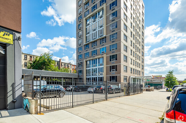 Building Photo - 358 Grove St
