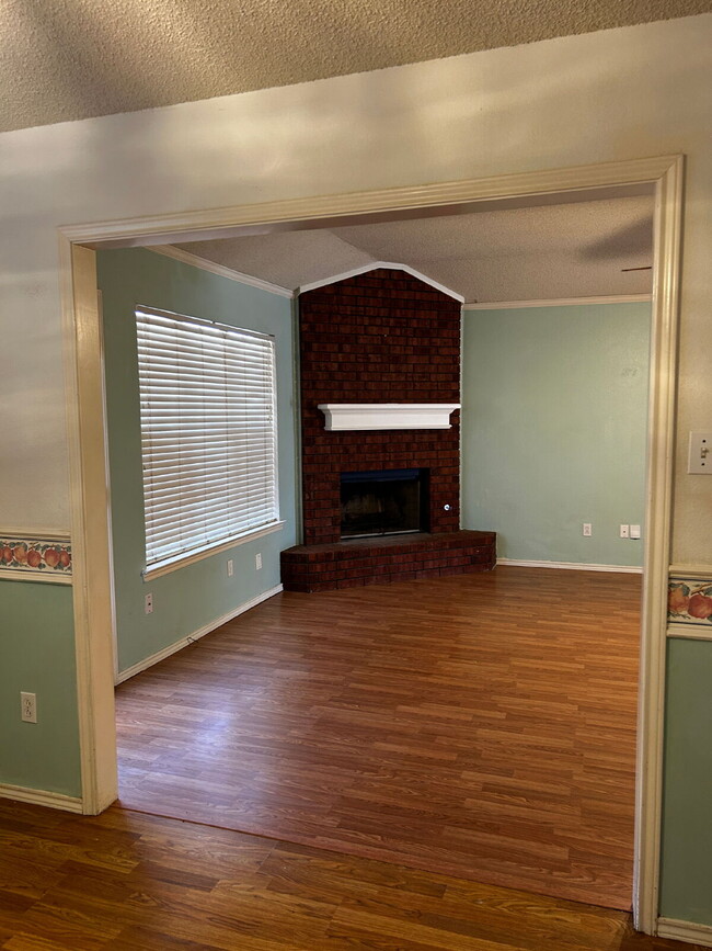 Foto del edificio - Nice Three Bedroom - Northridge
