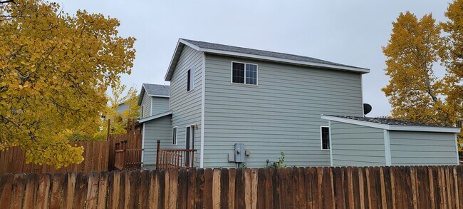 Building Photo - 3607 Laredo Dr