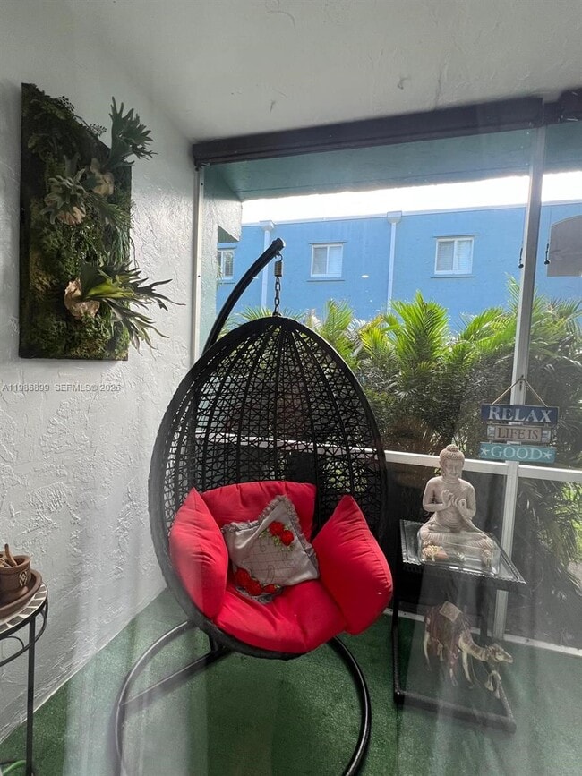 Foto del edificio - 1432 S Lakeside Dr