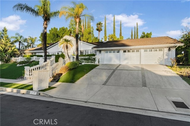 Building Photo - 3814 Alonzo Ave