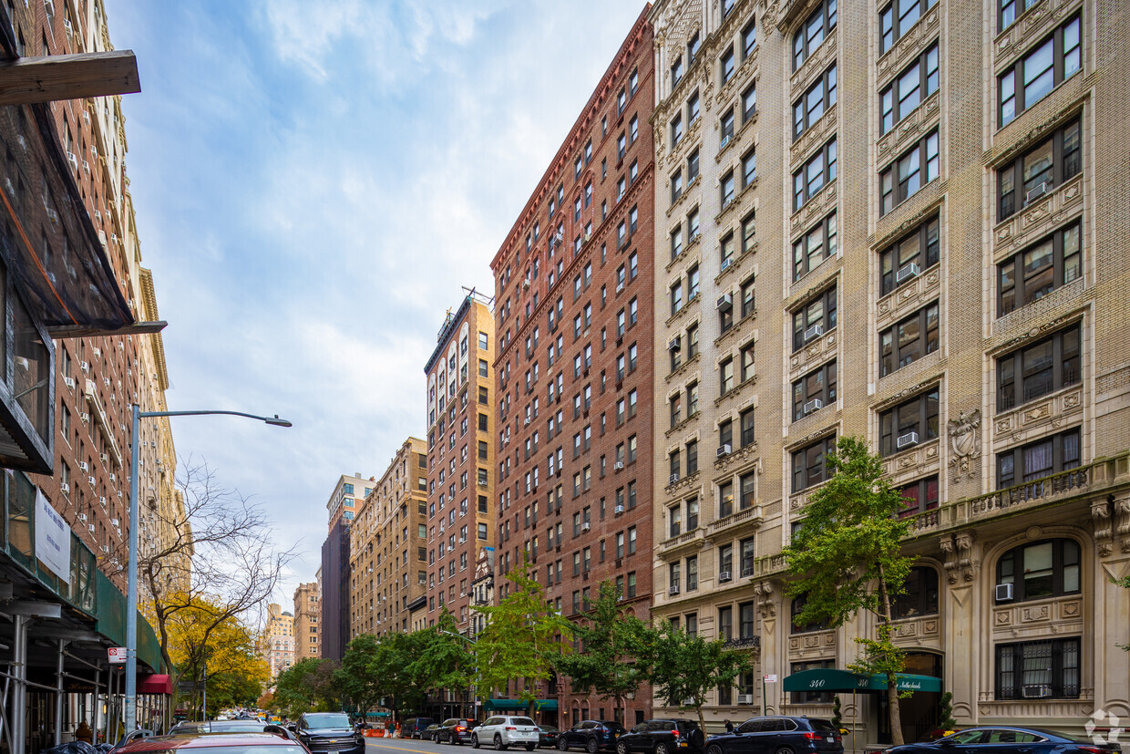 334 W 86th St, New York, NY 10024 - Apartments In New York, NY ...