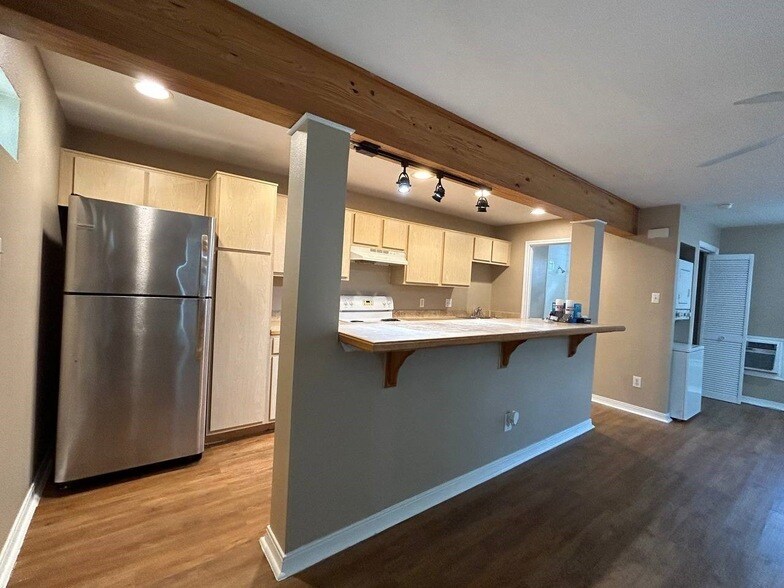 Foto principal - 831 W 25th Street Unit 6