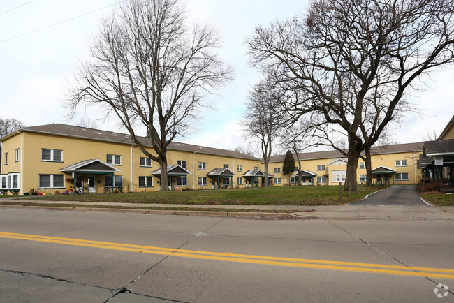 Building Photo - 501 Lake St
