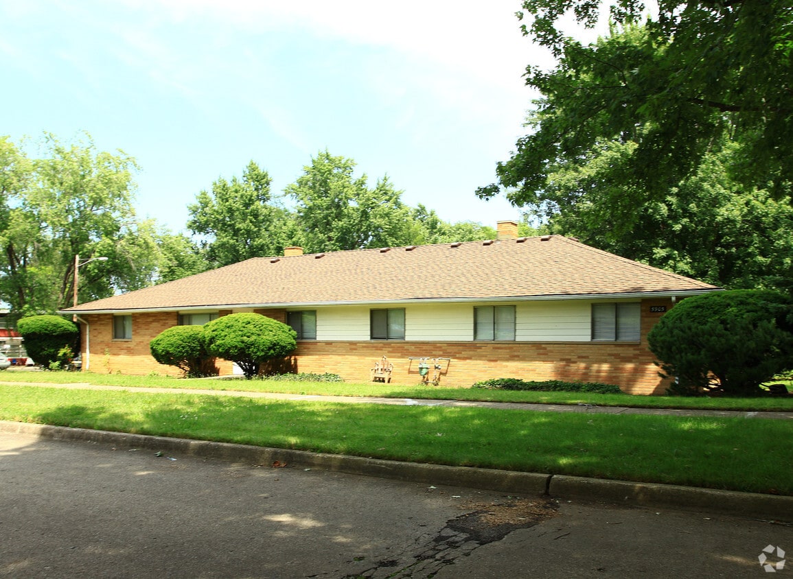 Primary Photo - Mayberry Ranch Apartments