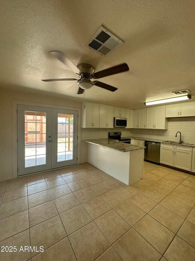 Building Photo - 4324 N 72nd Dr