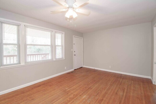 Foto del edificio - 402 Britton Springs Rd