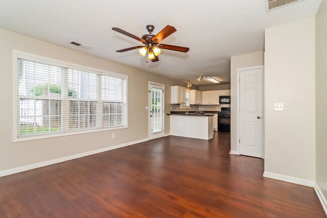 Foto del edificio - 391 Greystone Pkwy