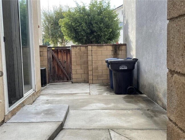 Foto del edificio - 4949 Locomotive Ln