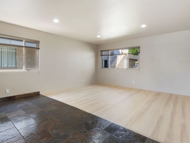 Foto del edificio - 3913 W 178th St