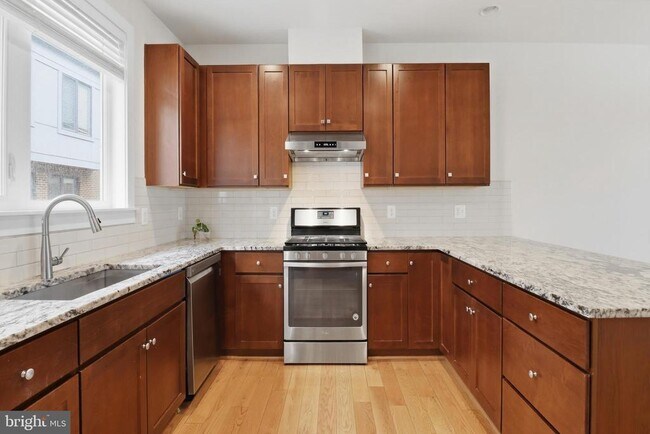 Foto del edificio - 16199 Columbus Ave