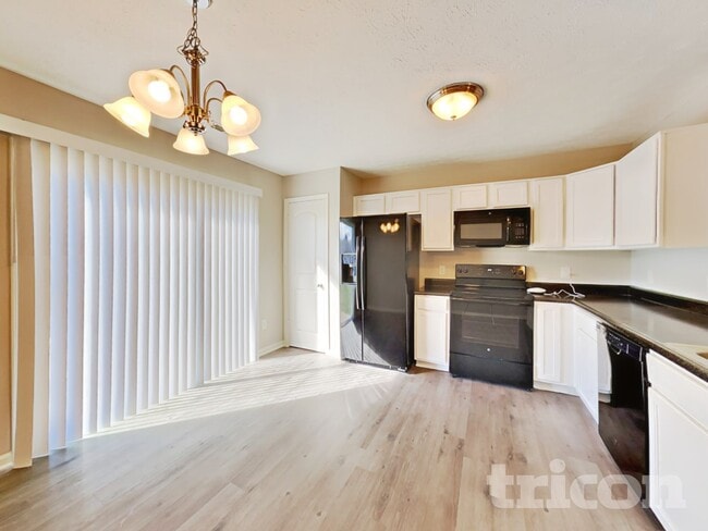 Building Photo - 5835 Mosaic Pl