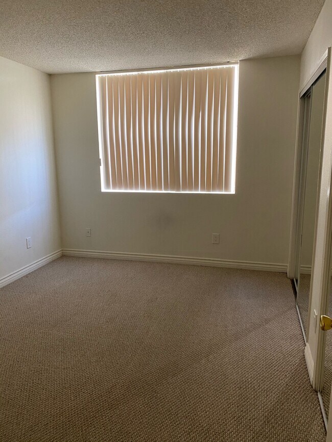 Bedroom - 3549 Hughes Ave