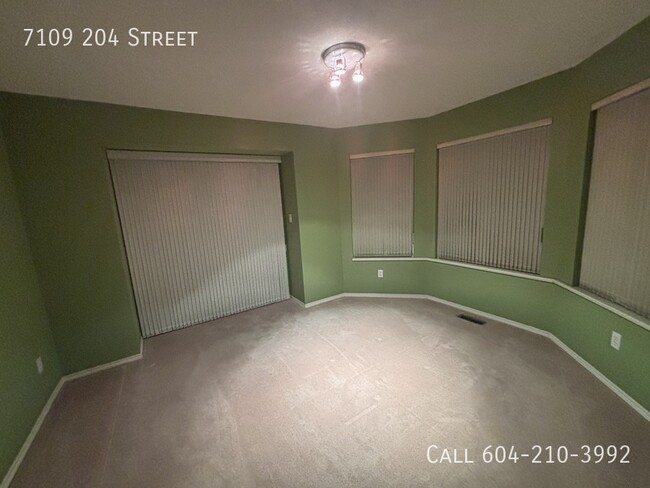 Photo du bâtiment - Spacious and Private Family Home