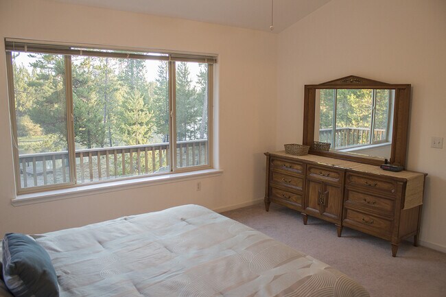 Foto del edificio - Furnished Seasonal Rental Through May 31, ...