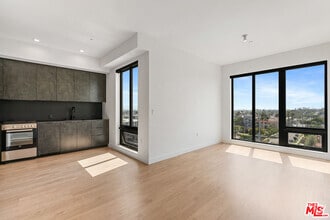 Building Photo - 10700 Tabor St