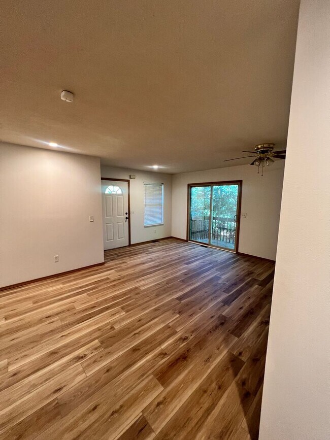 Building Photo - S0092-MF-E1