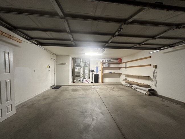 Foto del edificio - 7819 Storrie Pl NE