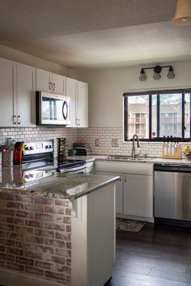 Foto del edificio - 2720 W 86th Ave