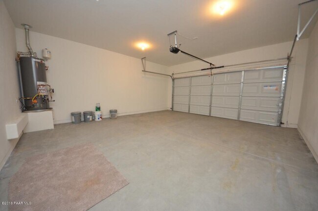 Building Photo - 4847 N Sheridan Ln