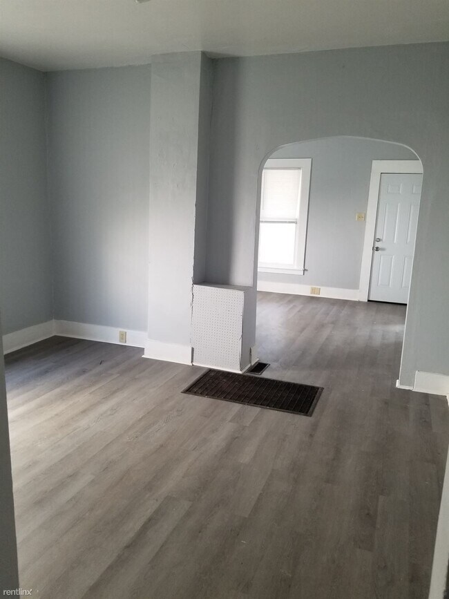 Building Photo - 2 br, 1 bath House - 410 Young Street