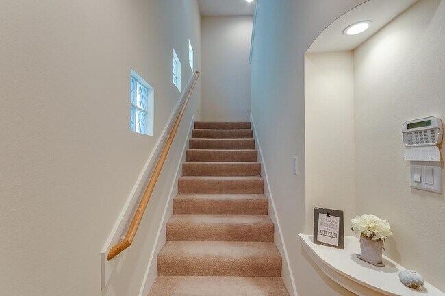 Foto del edificio - 3703 Main Poplar Dr