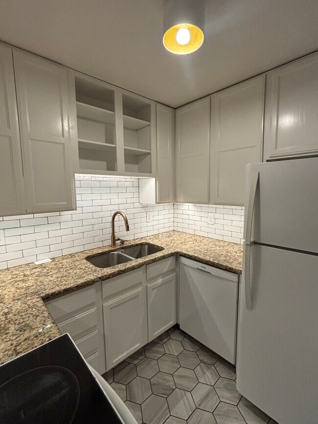 Foto del edificio - 1209 W Plum St