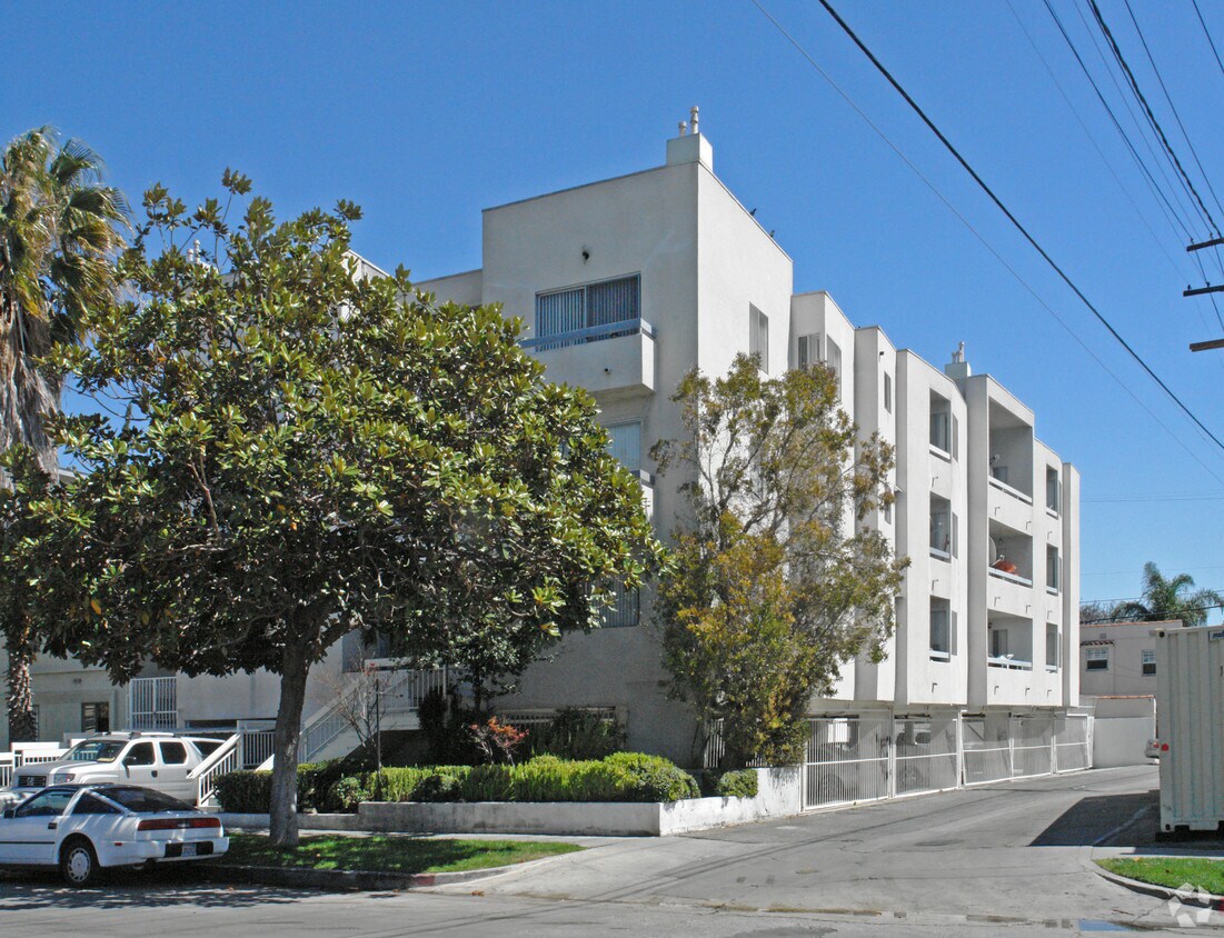 Building Photo - 1226 South Shenandoah Street