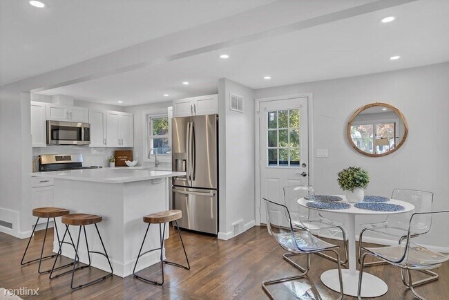 Foto del edificio - 3 br, 2 bath House - 9 Cutter Rd