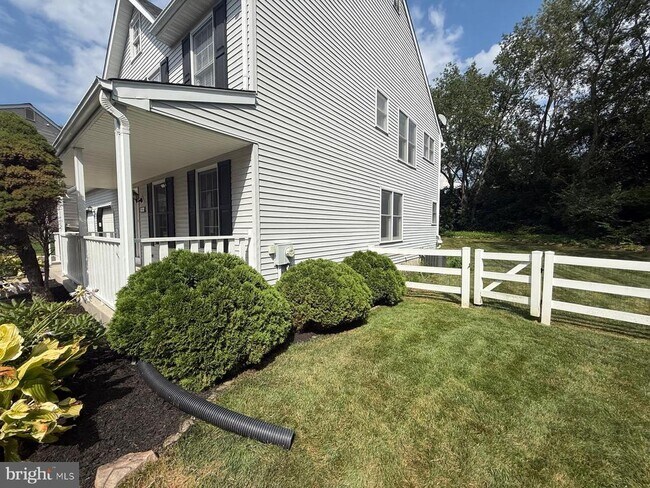 Foto del edificio - 706 Colin Ct