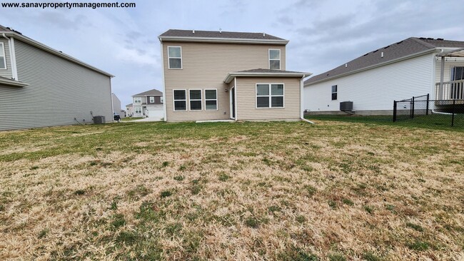 Building Photo - Spacious 4-Bed Single Family-Luxury Living...